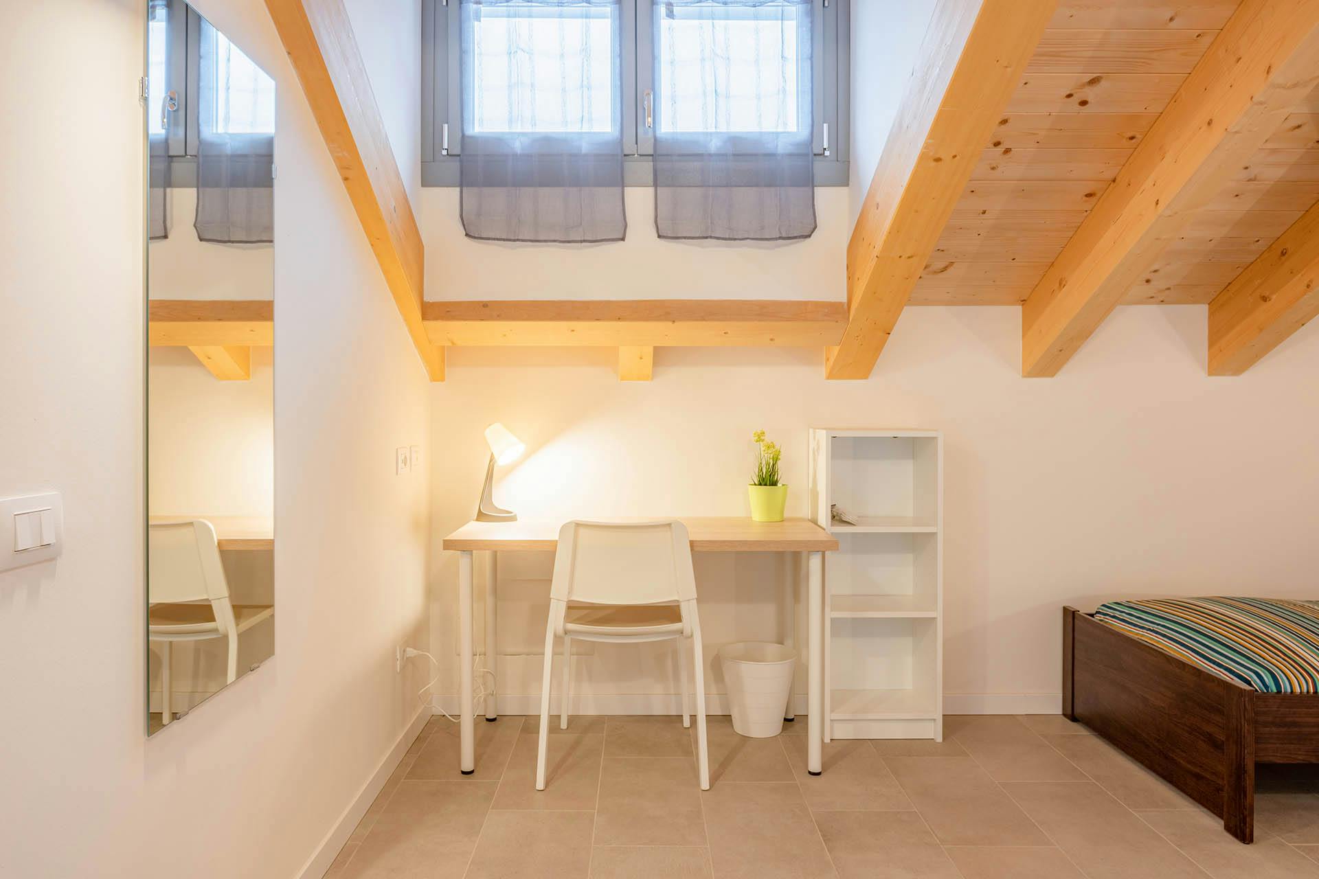 Double room Milan, 1 bed, 18m² — photo 4