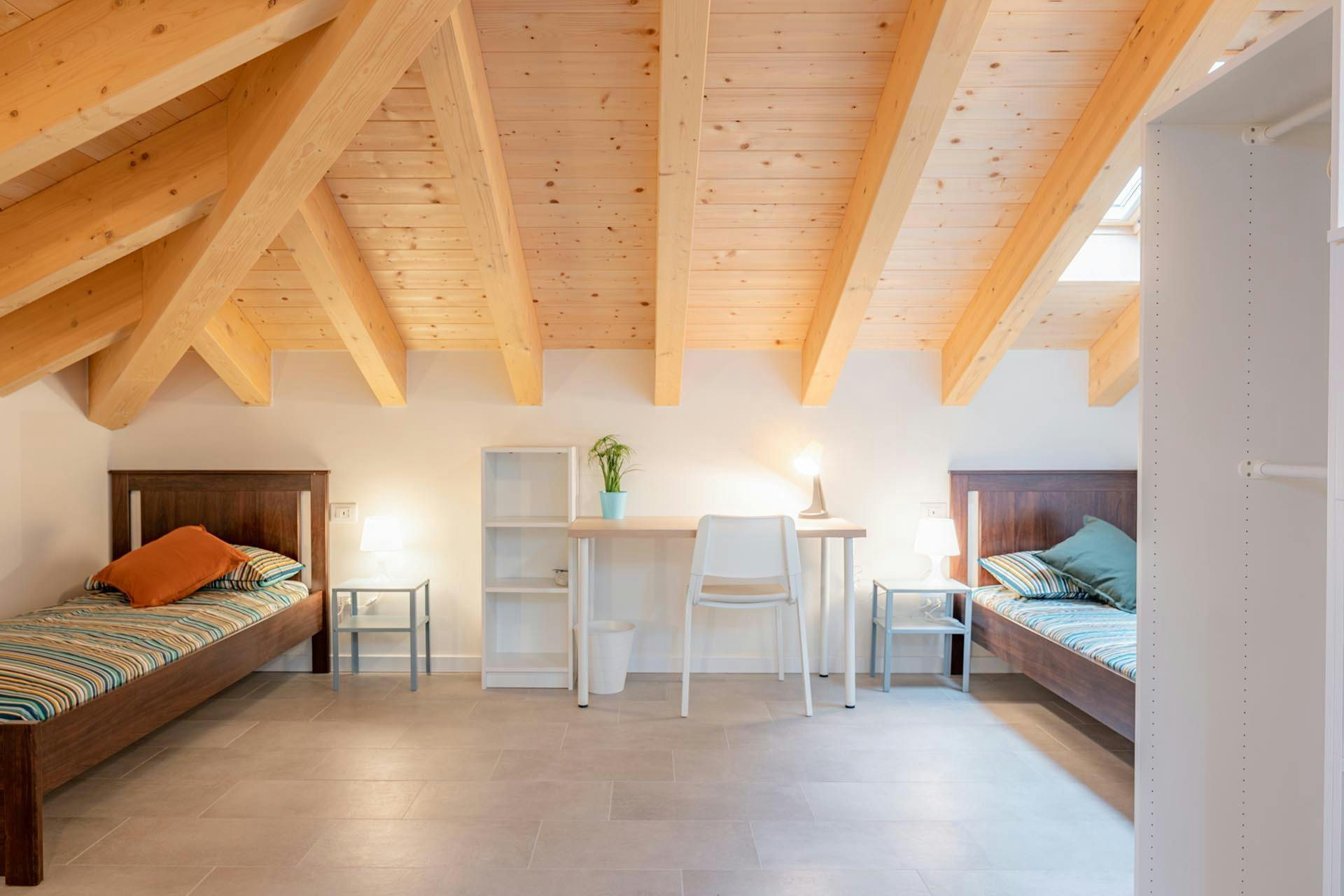 Double room Milan, 1 bed, 18m² — photo 8
