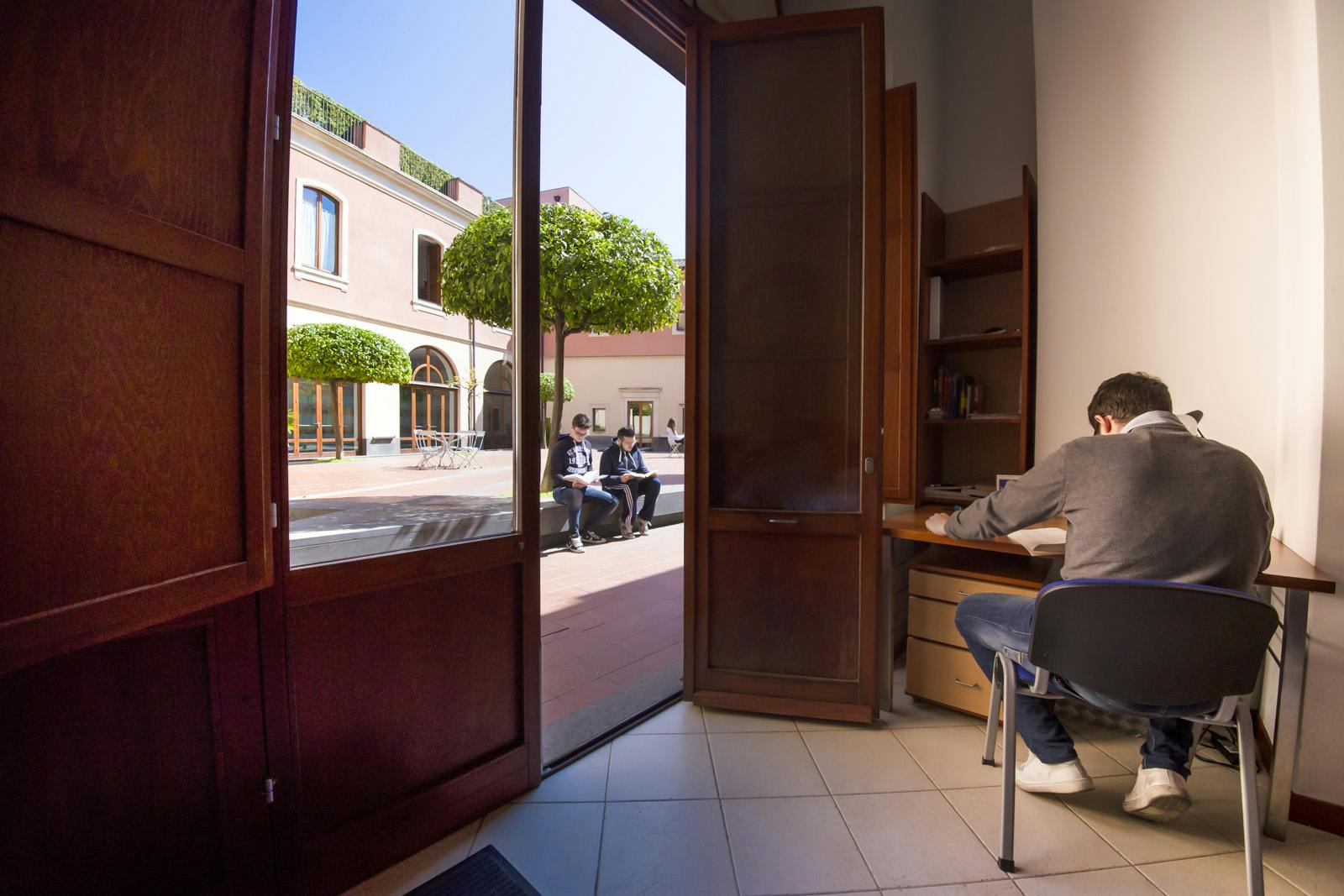Gedeelde kamer te huur voor € 800 per maand in Catania, Via Monsignor Ventimiglia