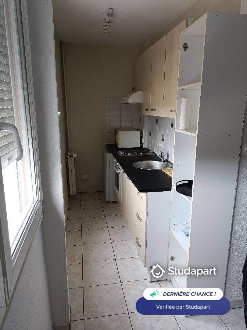 Apartament de închiriat pentru 460 EUR pe lună în Saint-Julien-les-Villas, Boulevard de Dijon