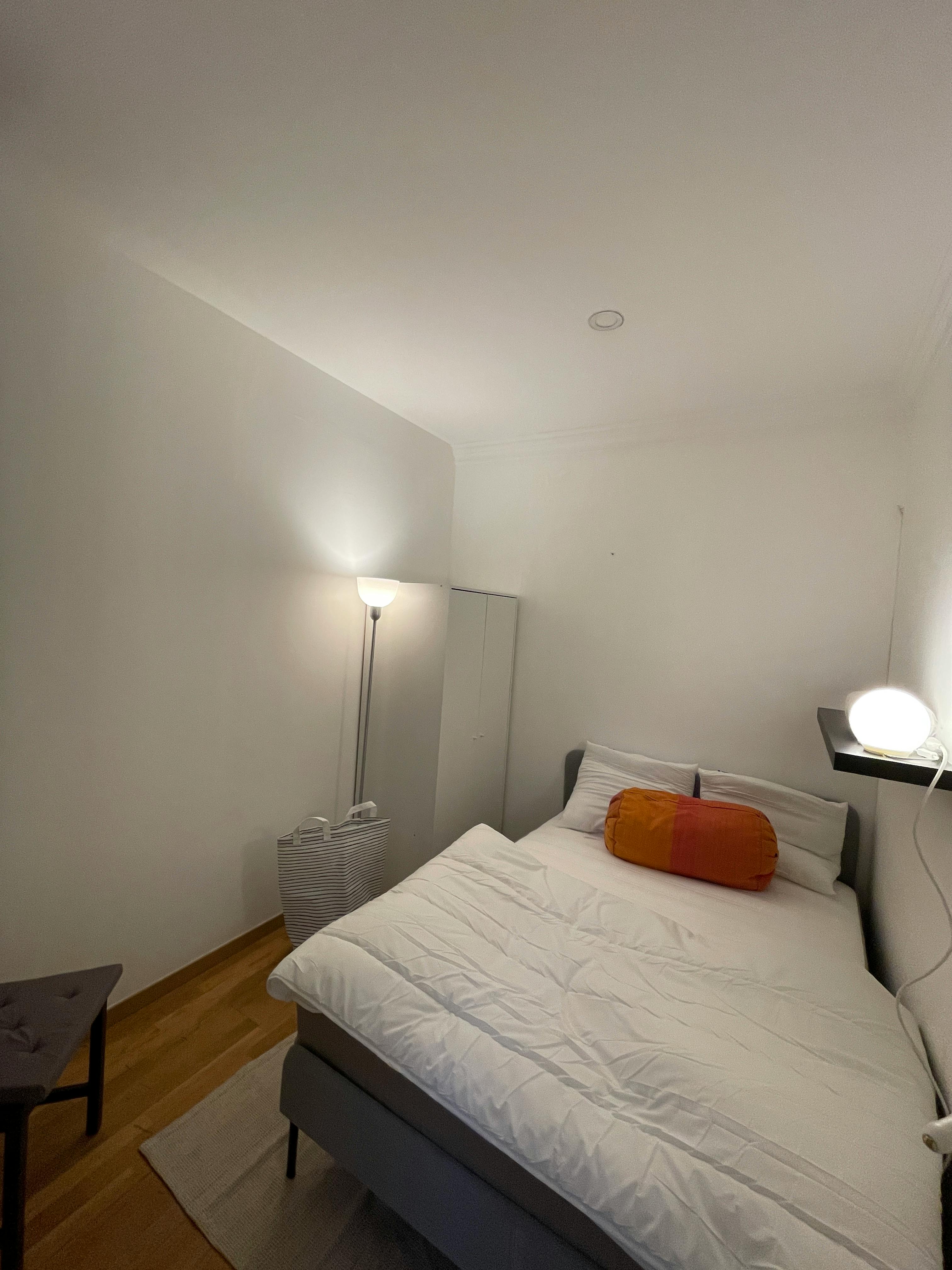 Private room in Rue de Clichy, Paris (1722808) ROOM