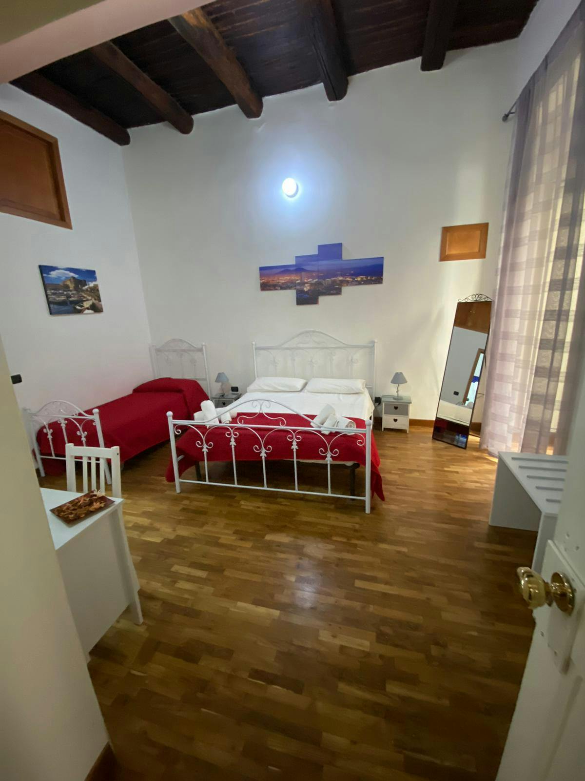 3-Bedroom Apartment in Via dei Tribunali, Naples (1722846) room image 1