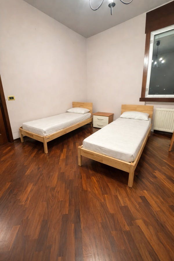 Mehrbettzimmer zu mieten für 350 € pro Monat in Brescia, Viale Europa