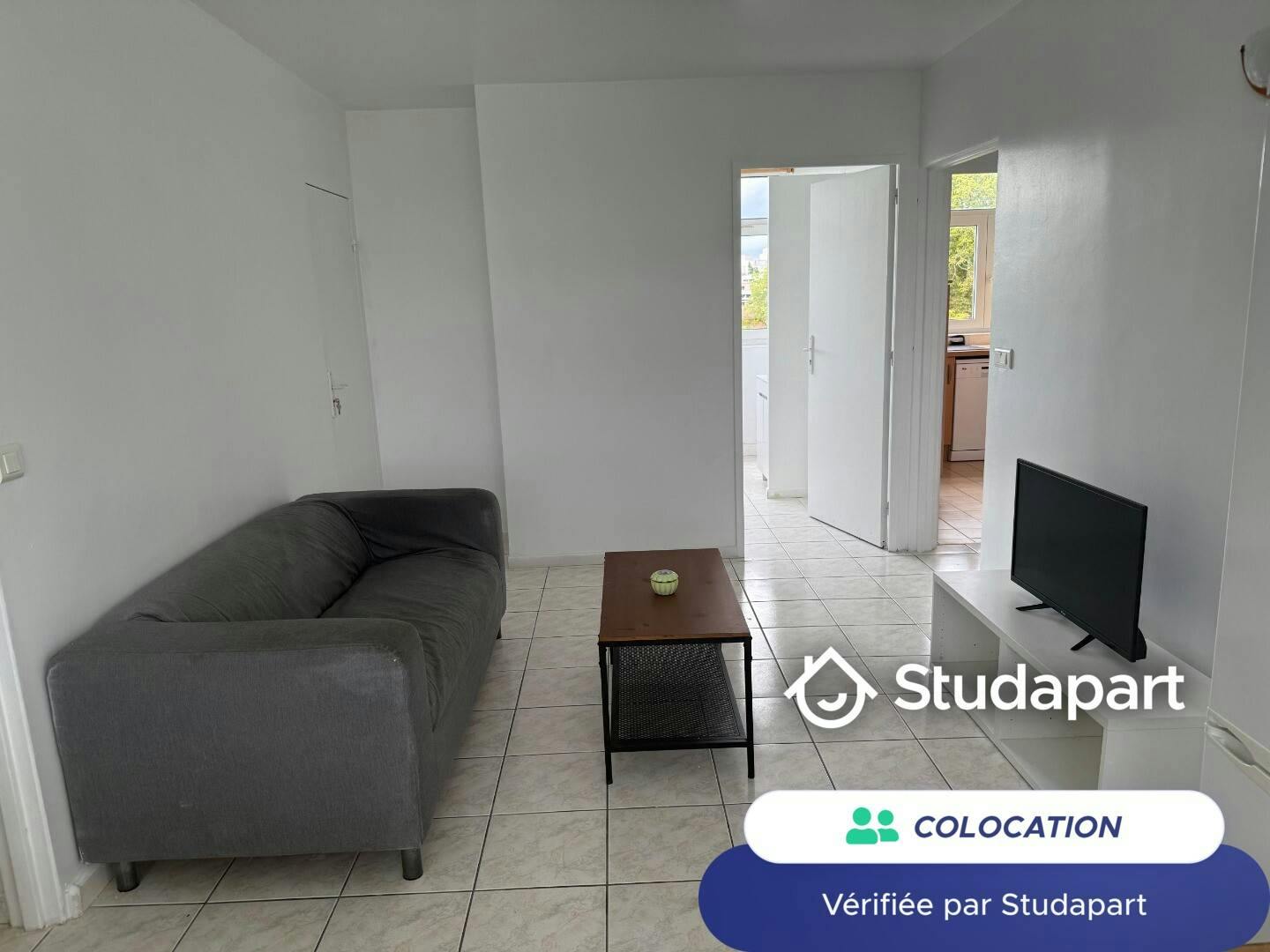 Private room for rent for €400 per month in Évry, Résidence du Parc de Petit Bourg
