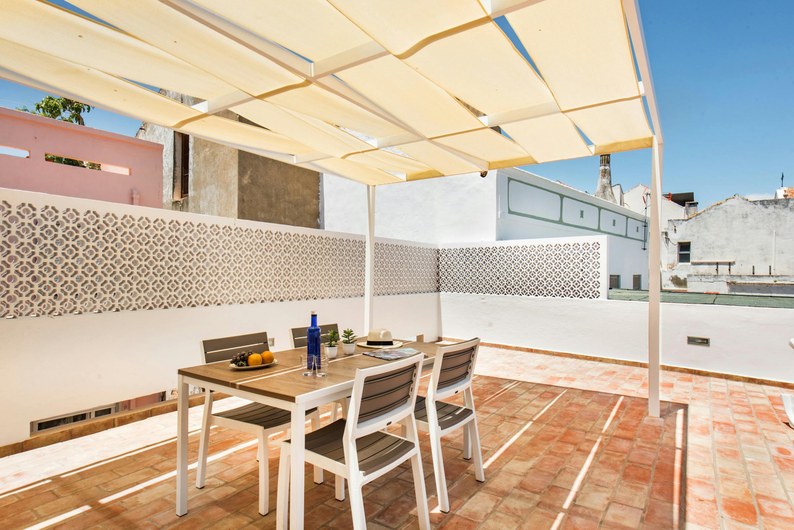 2-Bedroom Apartment in Rua Jose Estevao, Faro (1723005) ROOM