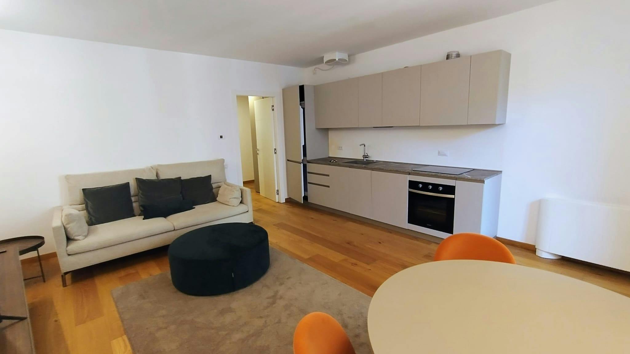 Apartment for rent for €1,560 per month in Turin, Via Maria Vittoria