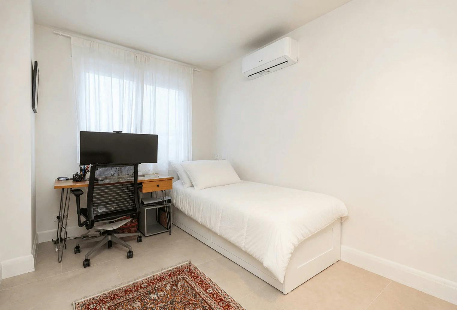 3-Bedroom Apartment in Calle de Ferrer del Río, Madrid (1723096) ROOM 2