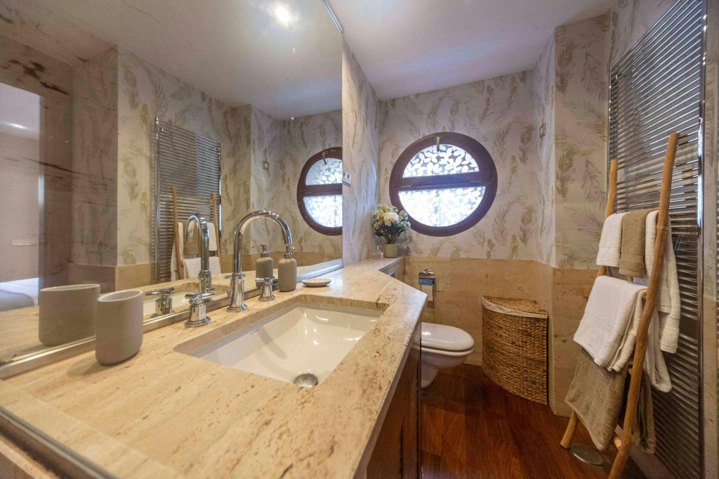 1-Bedroom Apartment in Calle de Rodríguez Marín, Madrid (1723117) ROOM 1