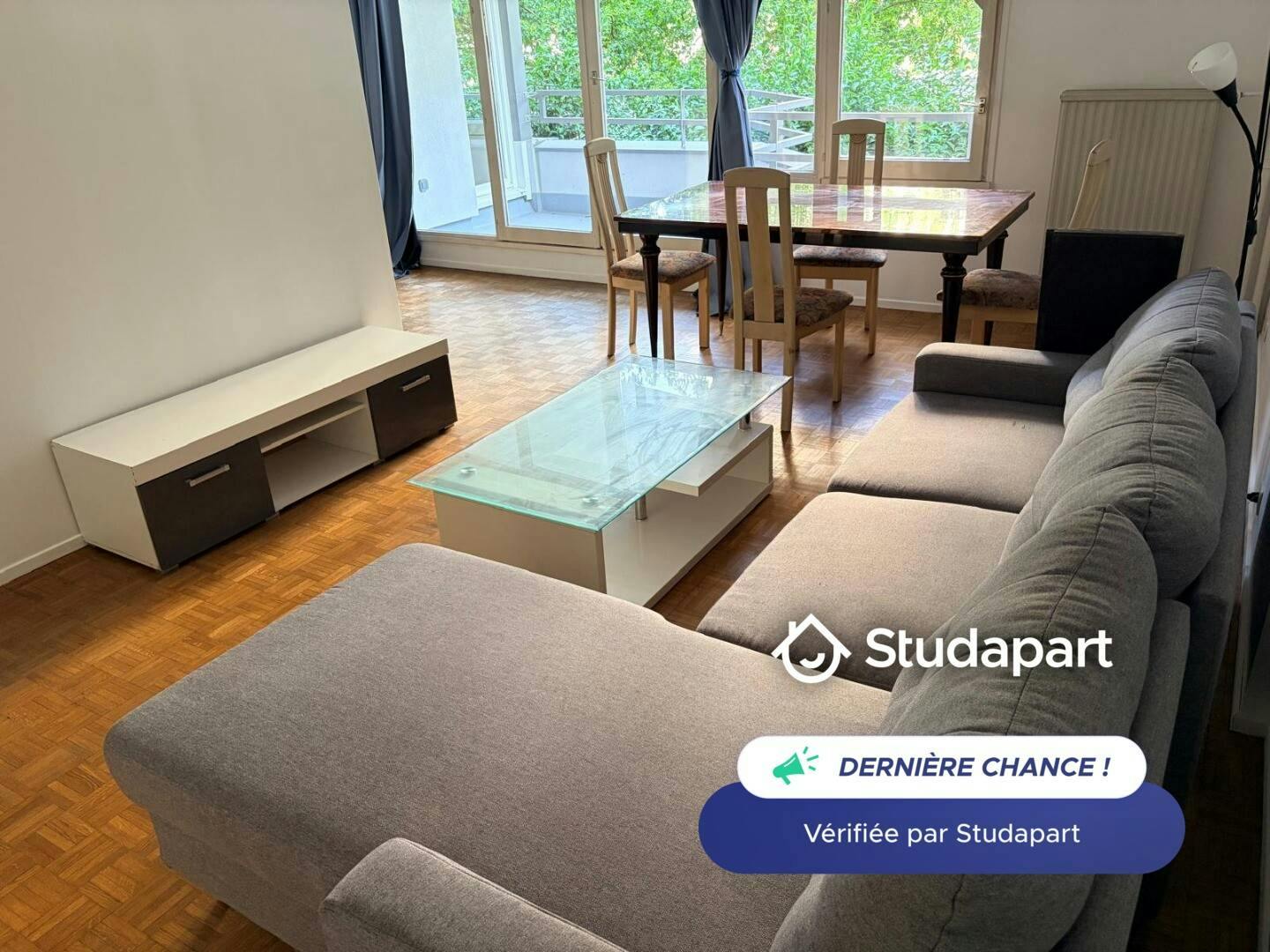 Wohnung zu mieten für 1.400 € pro Monat in Champs-sur-Marne, Place des Acacias