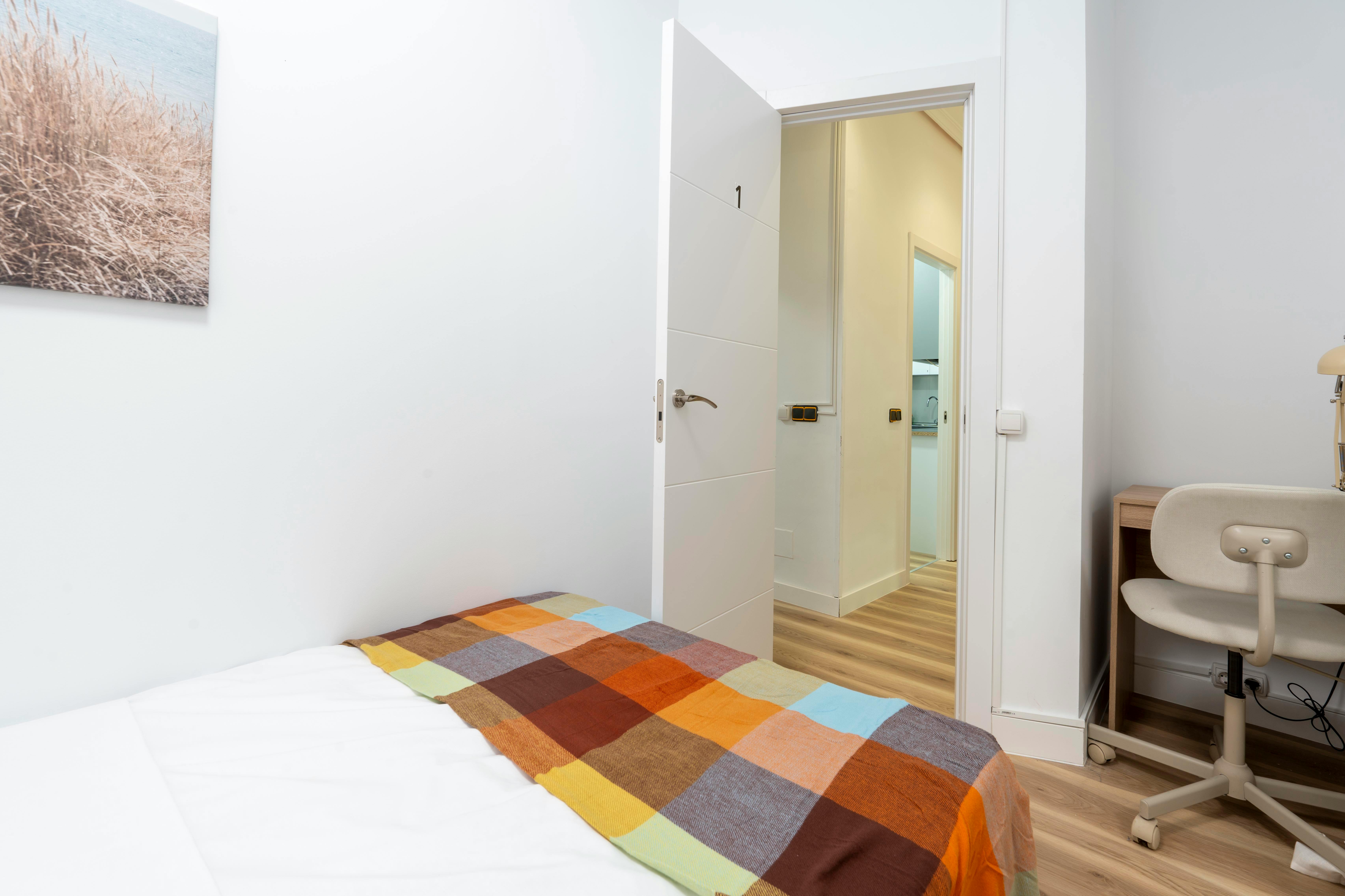 Private room in Calle de Barbieri, Madrid (1723354) ROOM 3