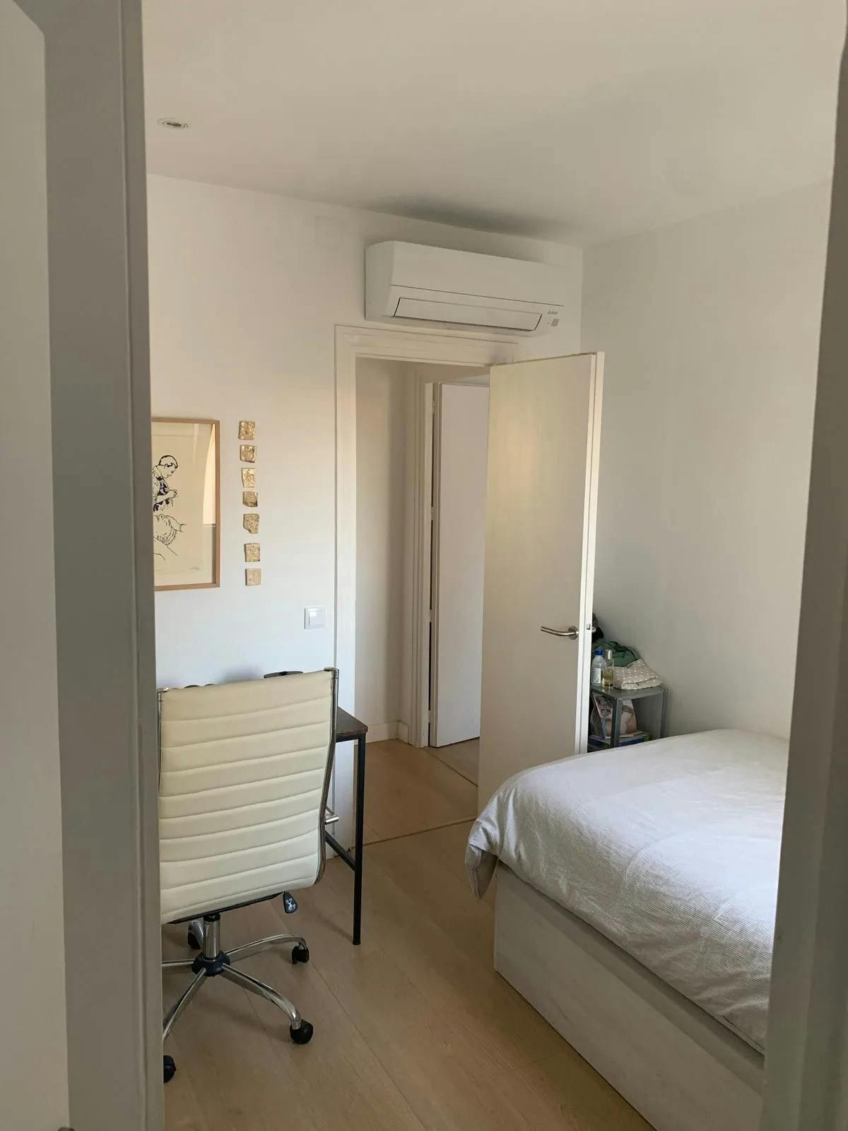 3-Bedroom Apartment in Calle de Francisco Silvela, Madrid (1723401) ROOM 2