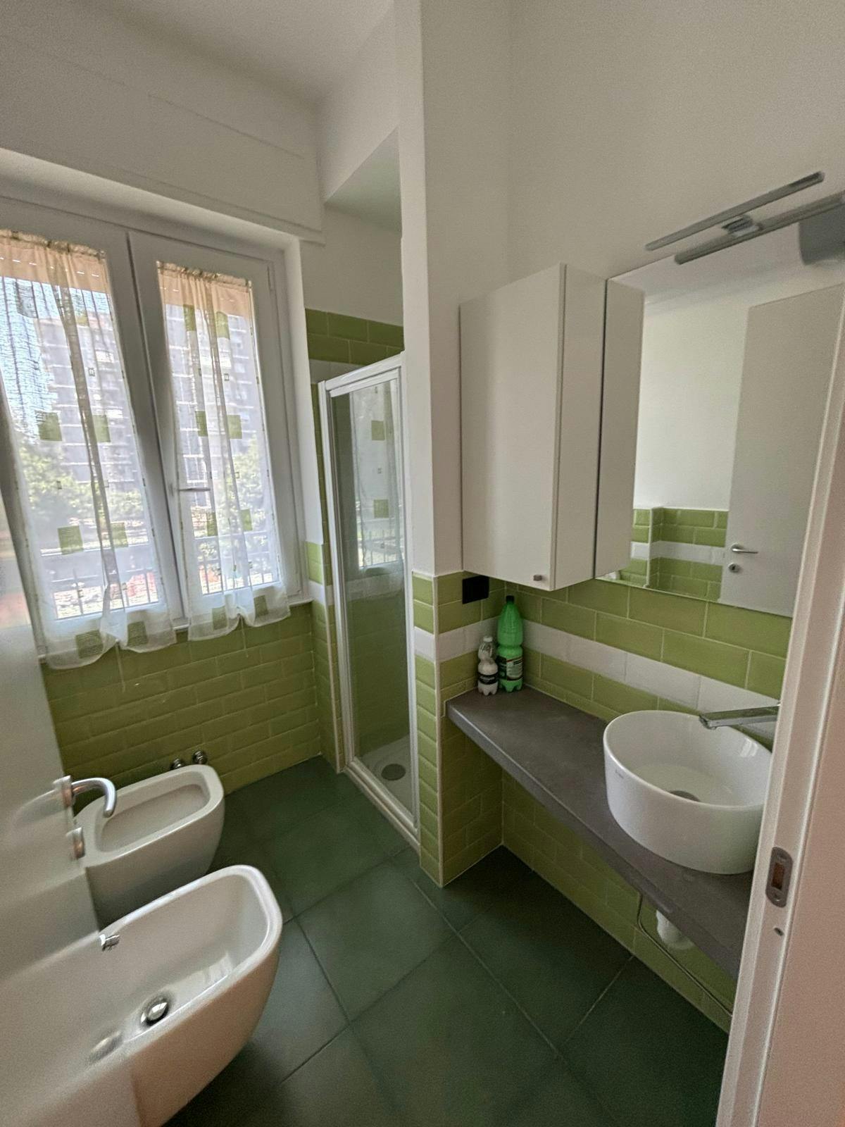 Appartement te huur voor € 850 per maand in Milan, Via Alfonso Capecelatro