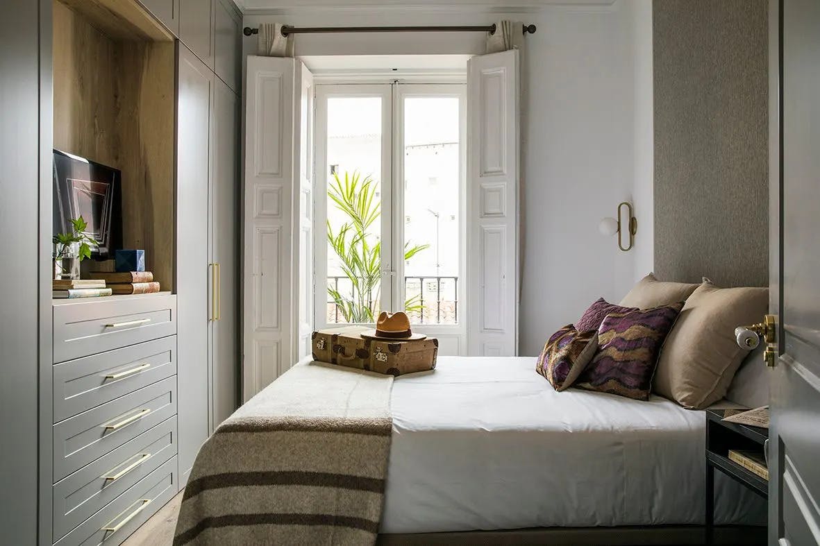 1-Bedroom Apartment in Calle de la Madera, Madrid (1723433) ROOM 2