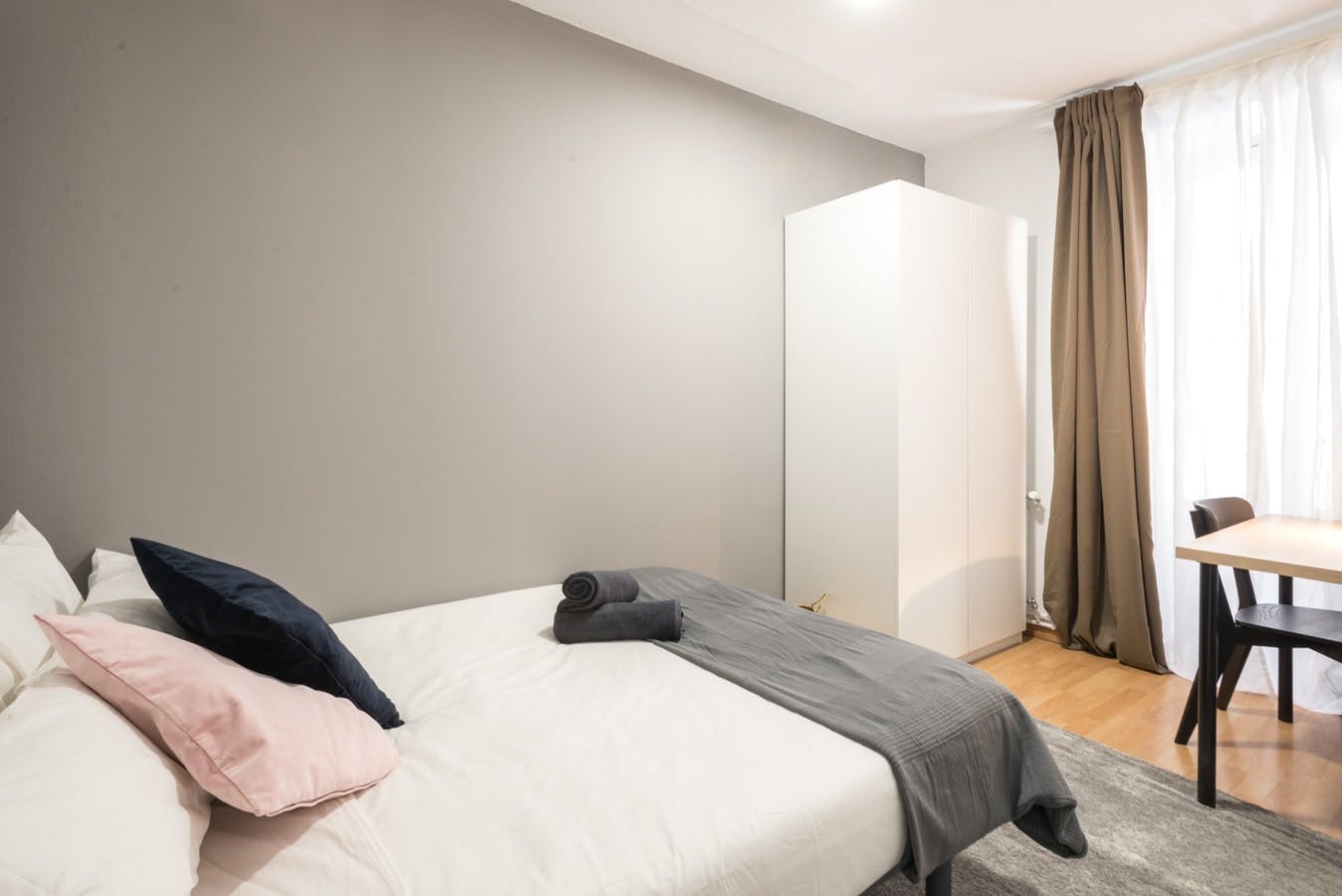 Calle de Cedaceros, Madrid preview