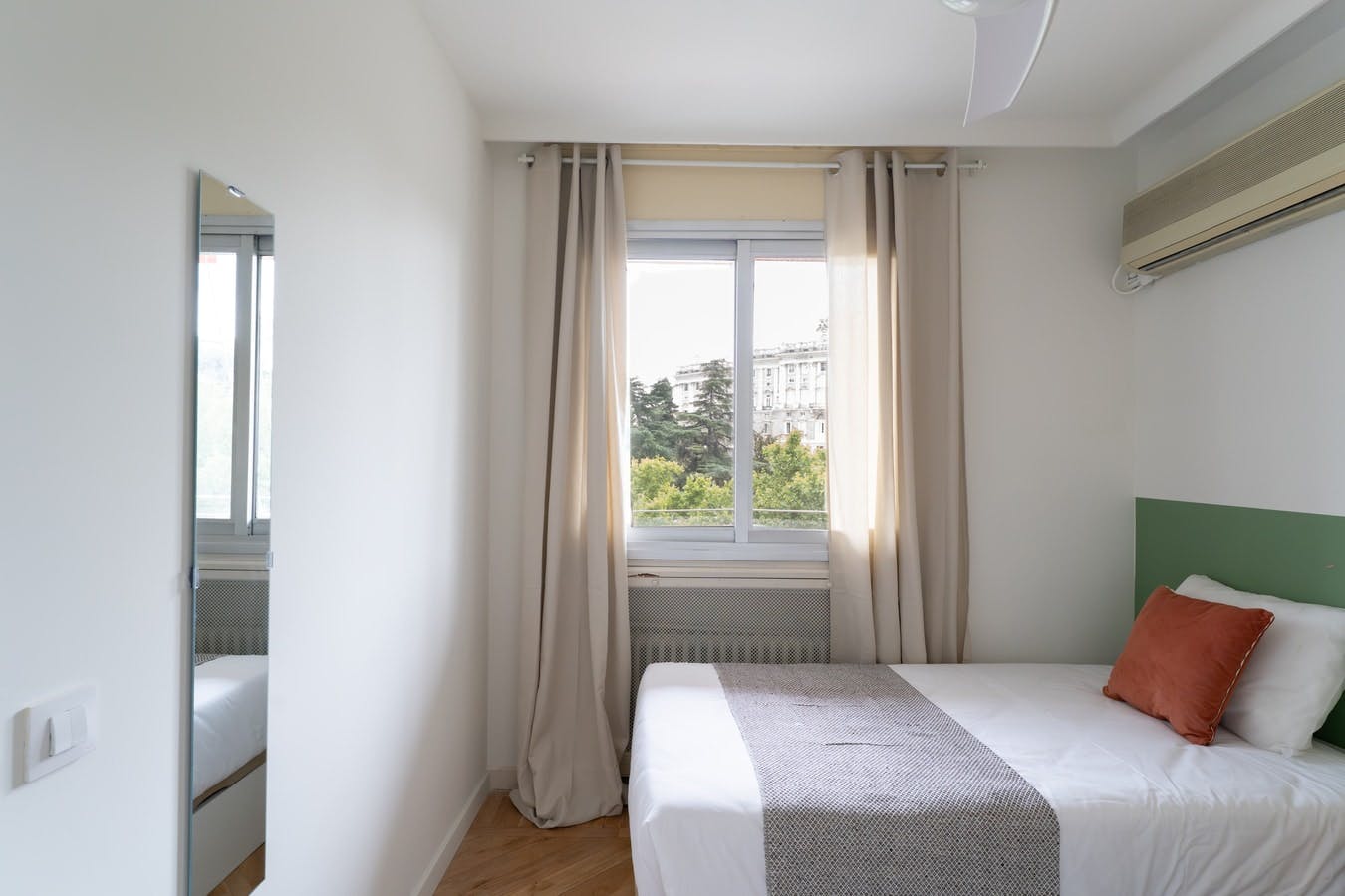 Cuesta de San Vicente, Madrid preview