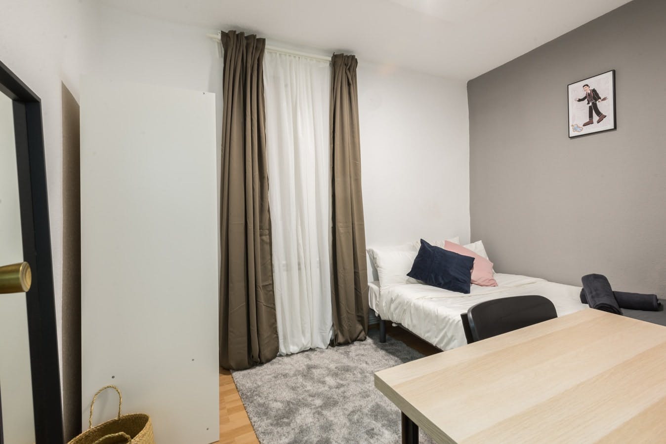 Calle de Cedaceros, Madrid preview