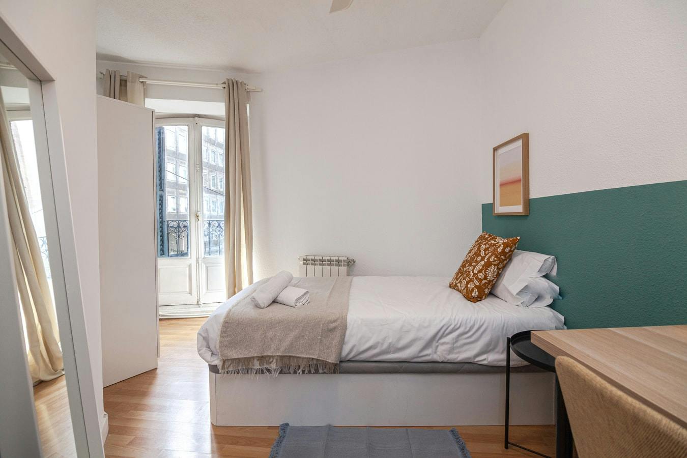 Calle de Cedaceros, Madrid preview