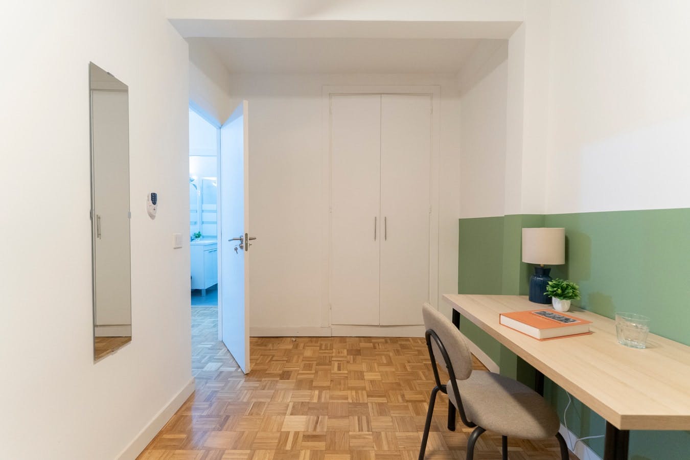 Apartment for rent for €558 per month in Madrid, Avenida de la Ciudad de Barcelona