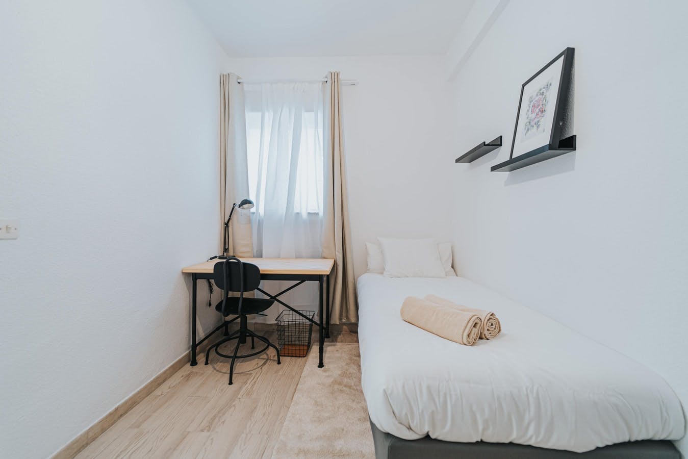 Wohnung zu mieten für 723 € pro Monat in Madrid, Paseo de la Virgen del Puerto