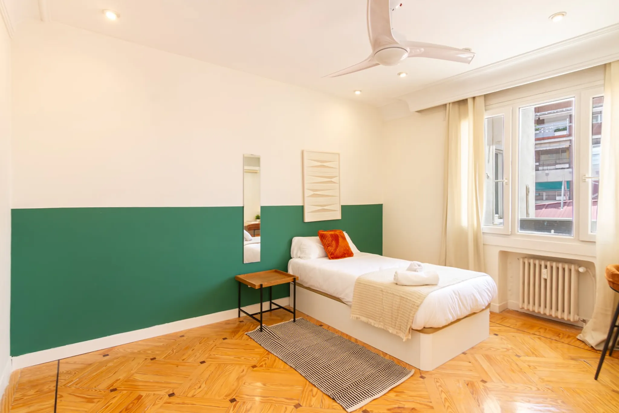 Calle de Francisco Silvela, Madrid preview
