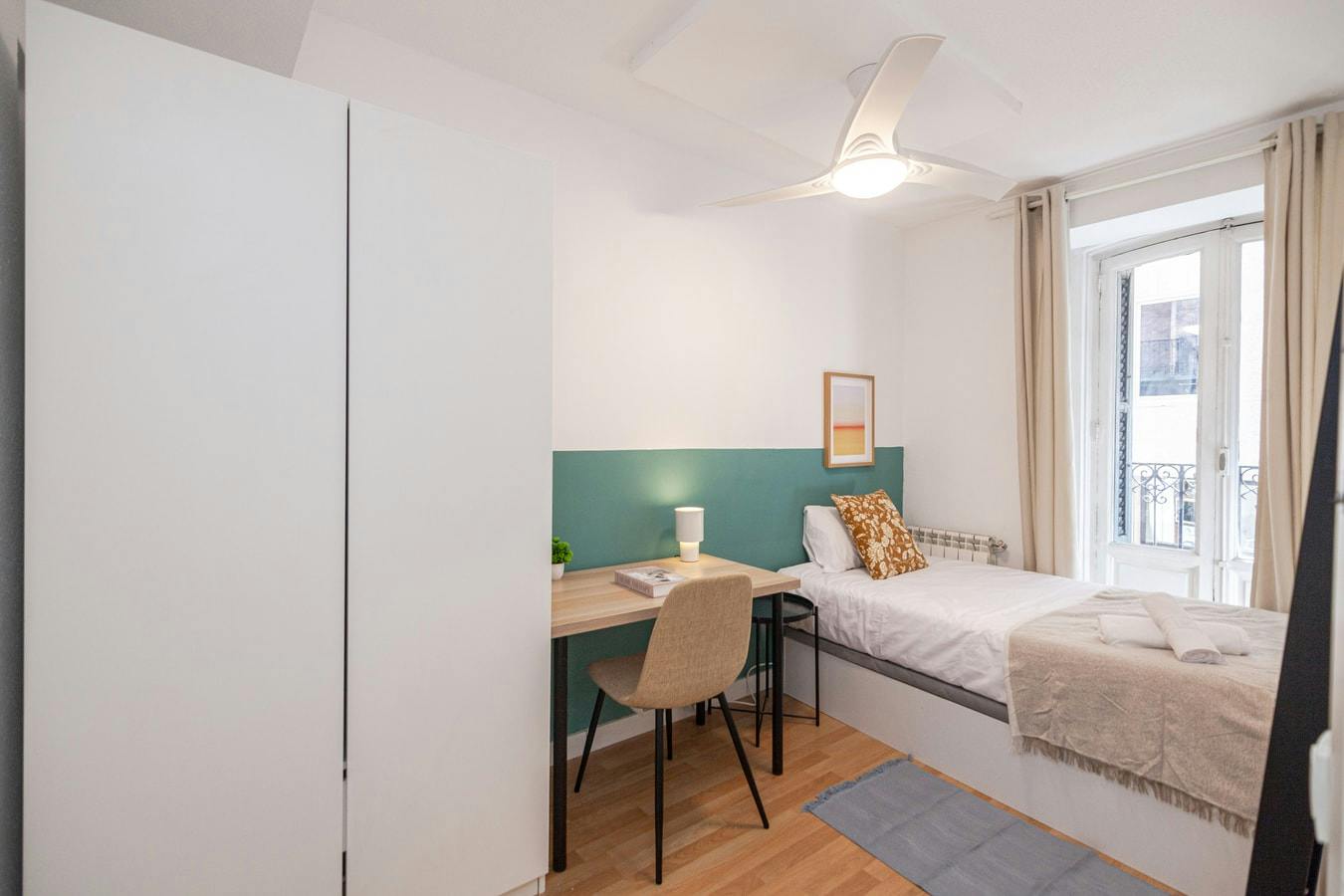 Calle de Cedaceros, Madrid preview