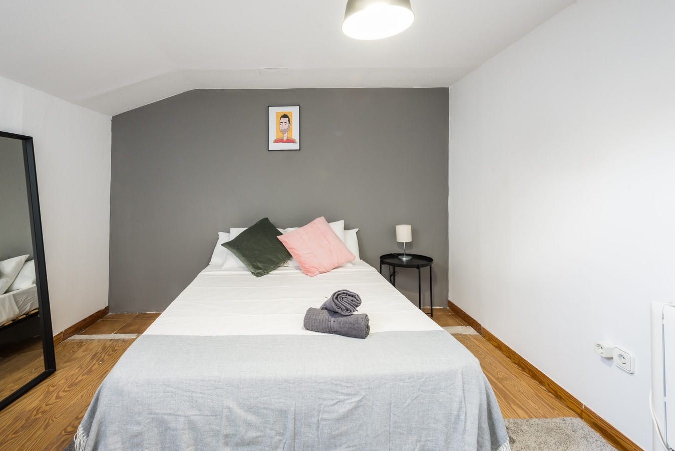 Wohnung zu mieten für 744 € pro Monat in Madrid, Calle de la Luna