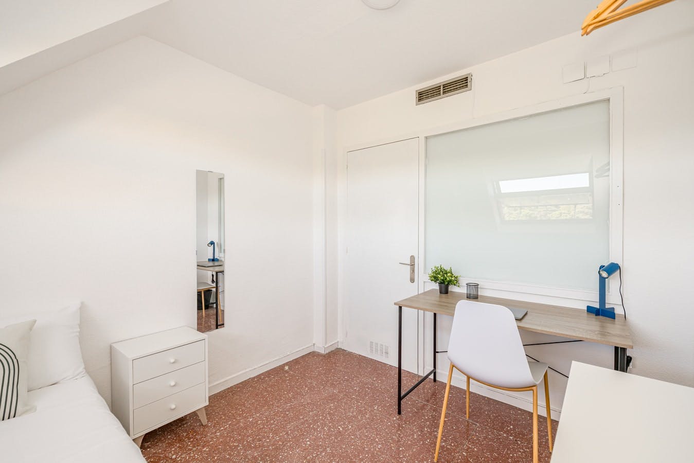 Apartamento para alugar por € 801 por mês em Madrid, Avenida de Valladolid