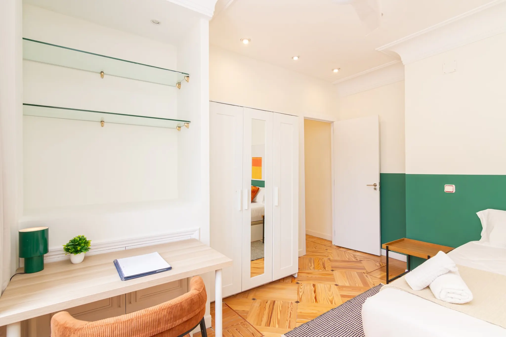 Calle de Francisco Silvela, Madrid preview