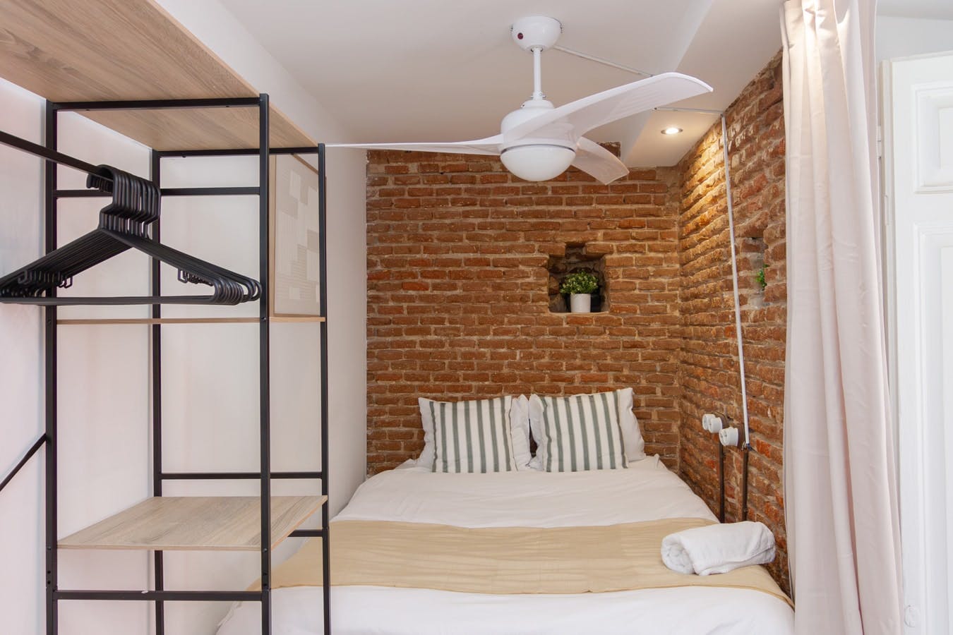 Mieszkanie do wynajęcia za 672 € miesięcznie w mieście Madrid, Calle de la Amnistía