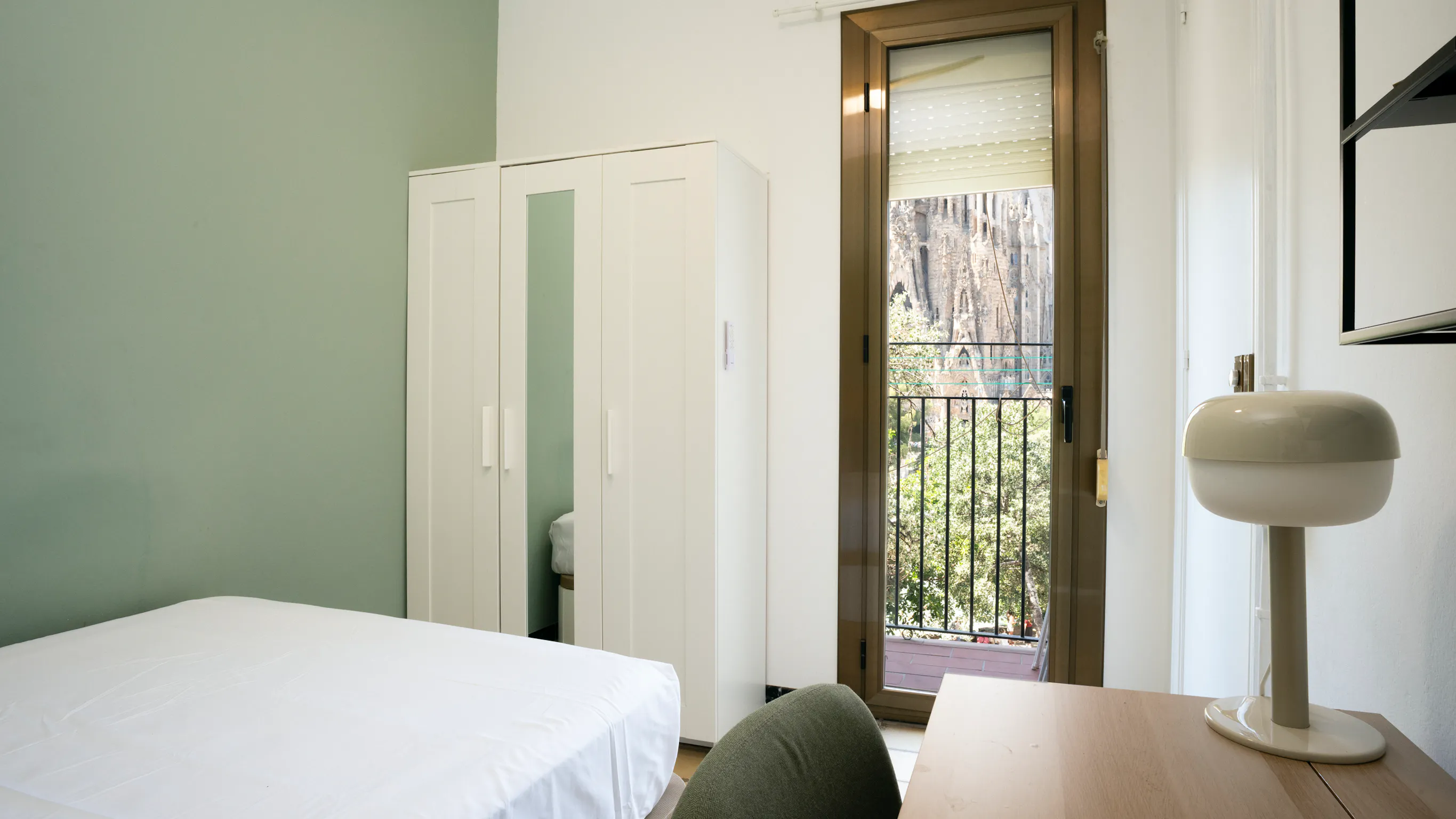 4-Bedroom Apartment in Carrer de Lepant, Barcelona (1724241) ROOM 2