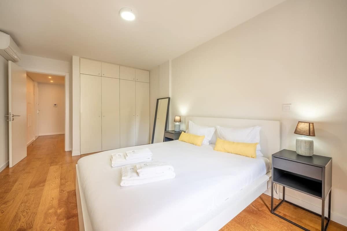 Rua de São Bento, Lisbon preview