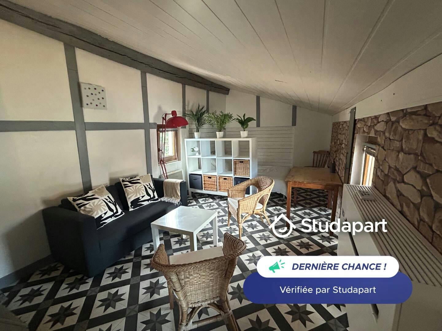 Apartamento en alquiler por 670 € al mes en Avignon, Rue Carreterie