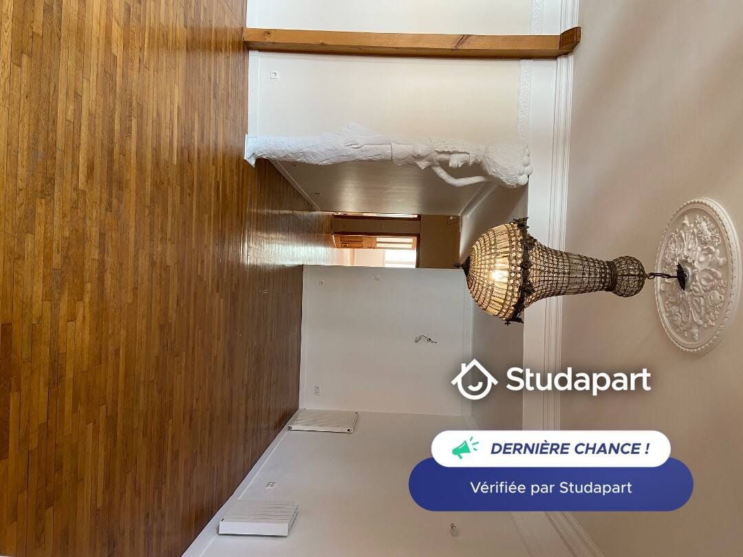 Apartamento para alugar por € 1.250 por mês em Besançon, Grande Rue