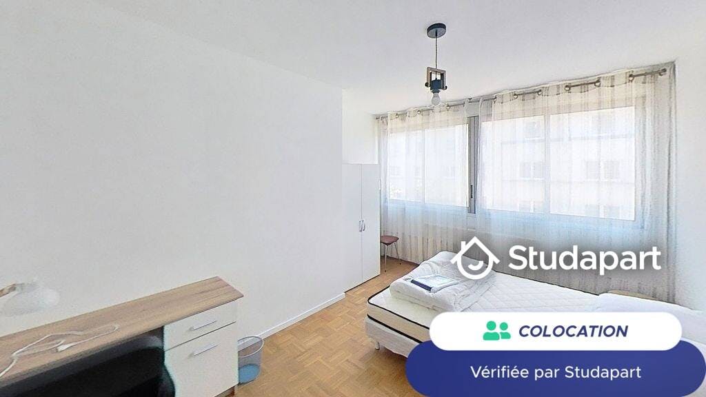 Room in Villeurbanne