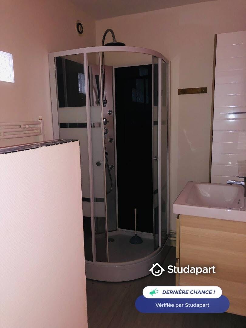 公寓 正在以 €490 的月租出租，其位于 Pau, Rue Casteret