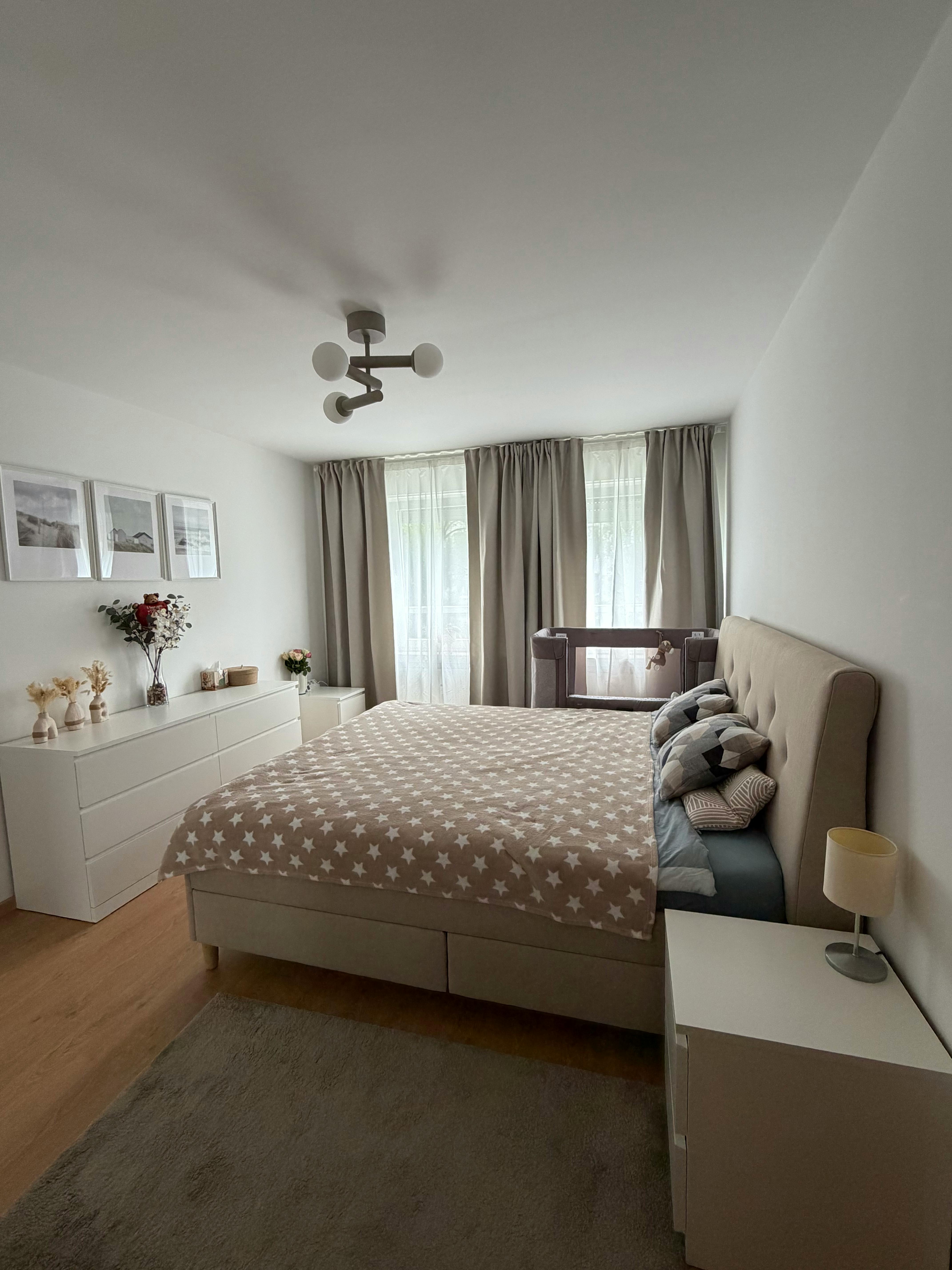Appartement te huur voor € 1.600 per maand in Dresden, Eisenstuckstraße