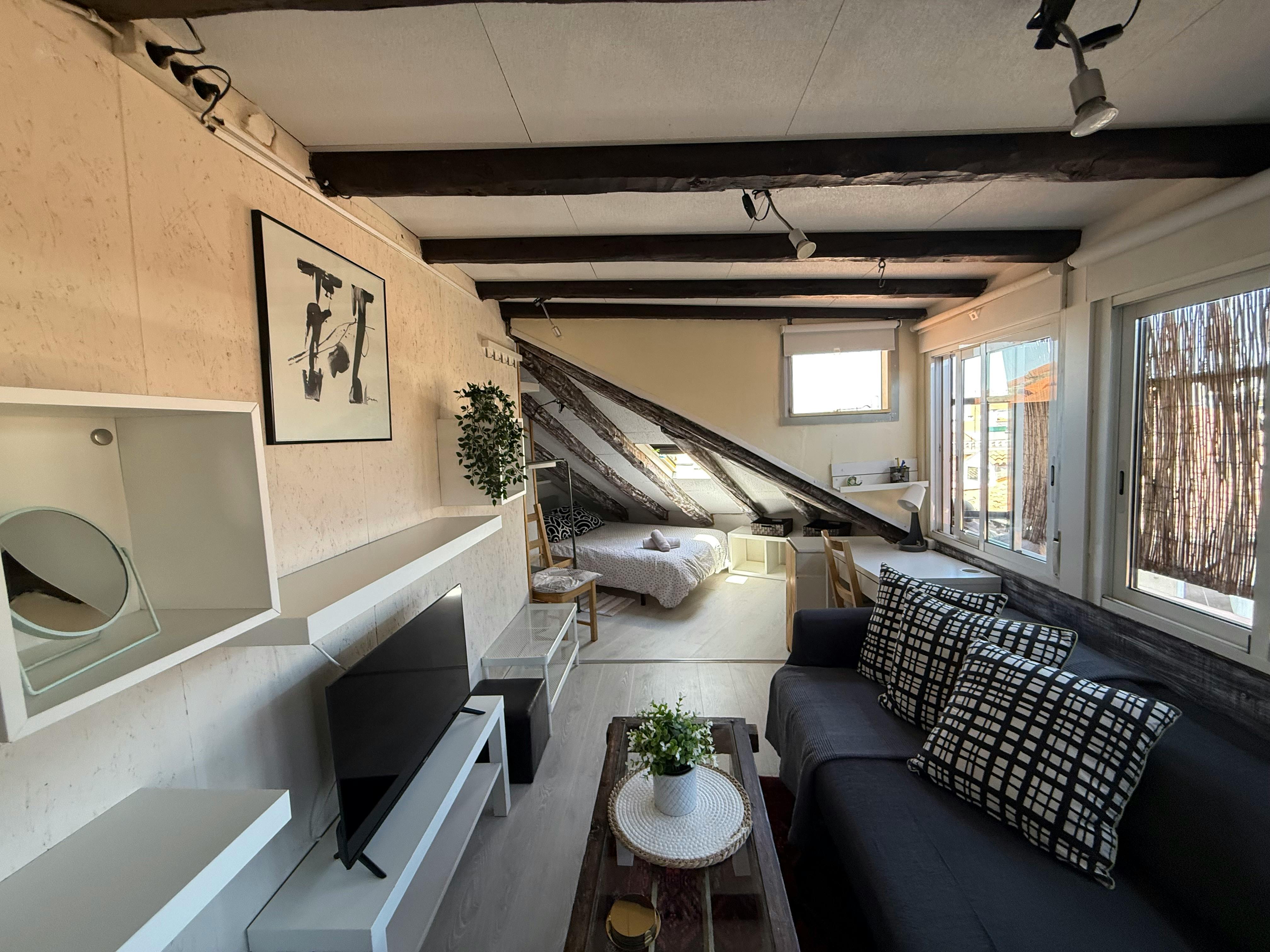 Kawalerka do wynajęcia za 1200 € miesięcznie w mieście Madrid, Calle del Tesoro