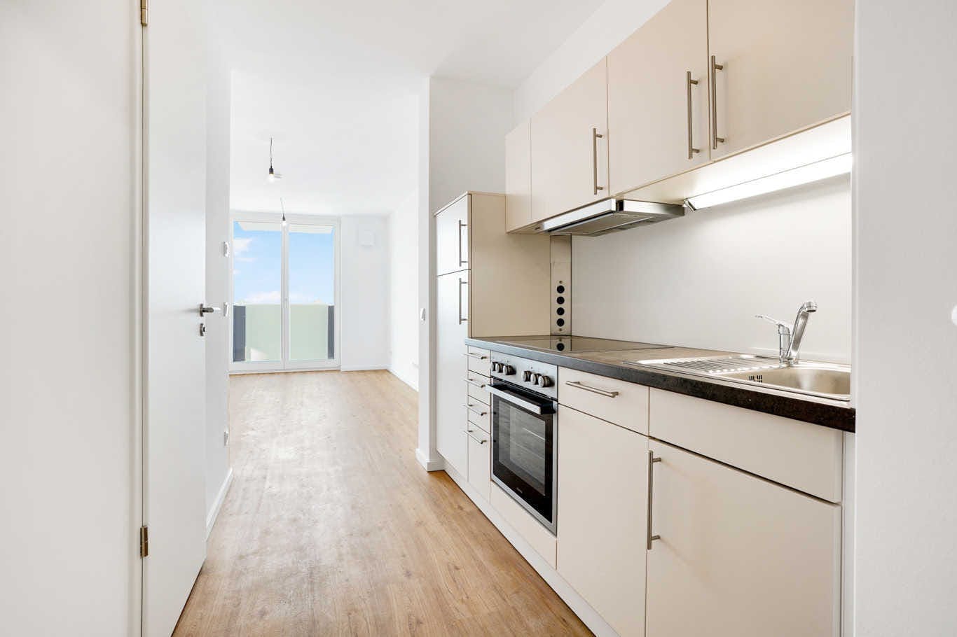 Studio for rent for €1,020 per month in Berlin, Allee der Kosmonauten