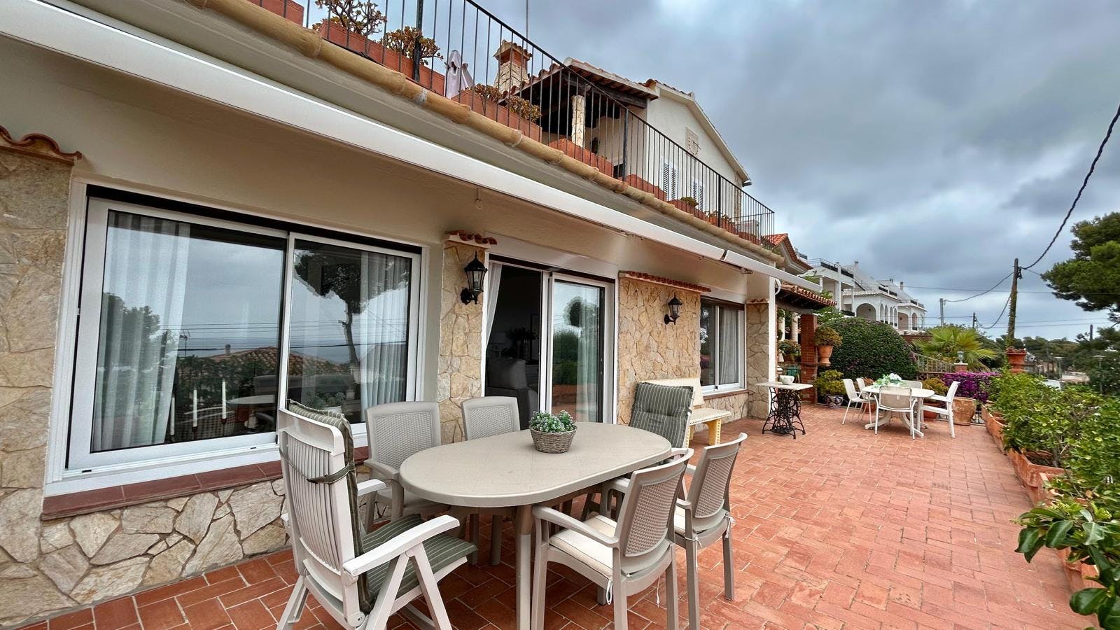 WG-Zimmer zu mieten für 1.050 € pro Monat in Girona, Carrer Alzina