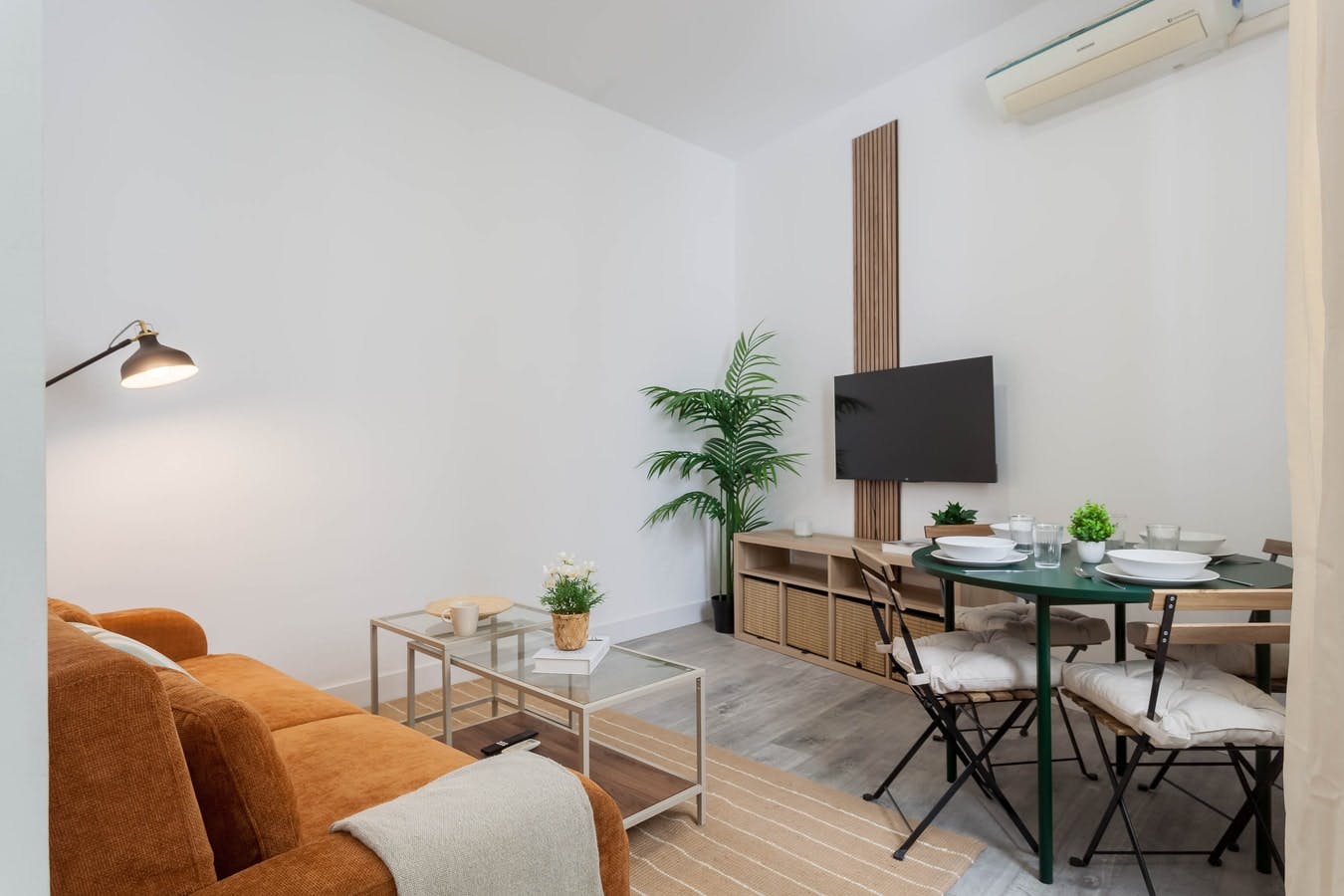 Appartement te huur voor € 837 per maand in Madrid, Calle de los Jardines