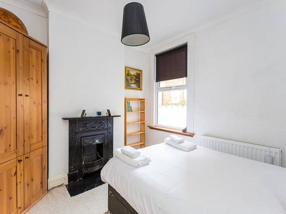 Casa in affitto a 3550 £ al mese a London, Huxley Road