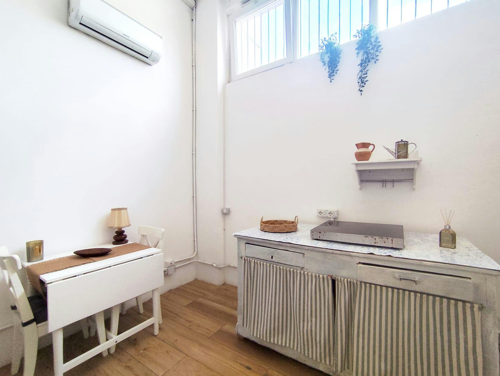 1-Bedroom Apartment in Via Santa Maria Rossa, Milan (1724858) ROOM 1