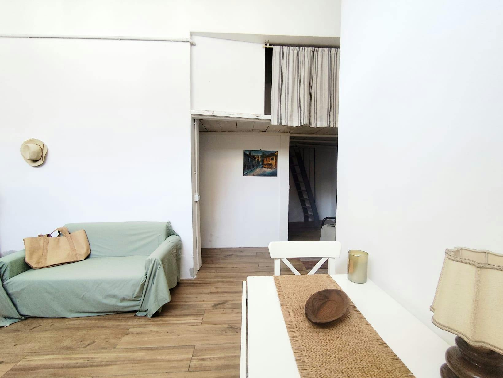 Квартира сдается в аренду за 600 € в месяц в Milan, Via Santa Maria Rossa