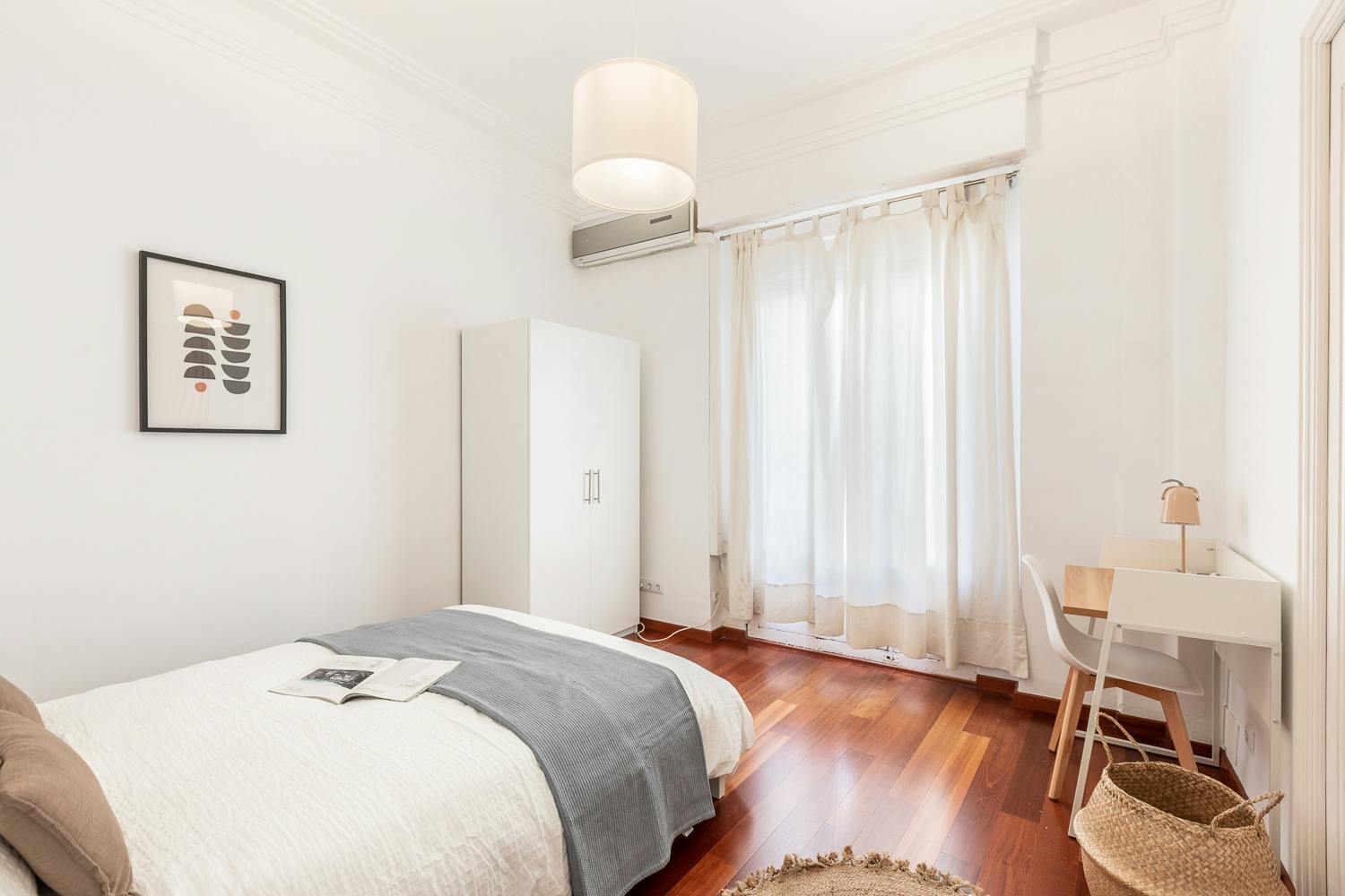 Private room in Carrer de Navellos, Valencia (1724901) ROOM