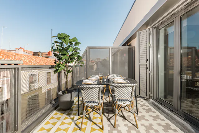 1-Bedroom Apartment in Calle del Sombrerete, Madrid (1725021) room image 1