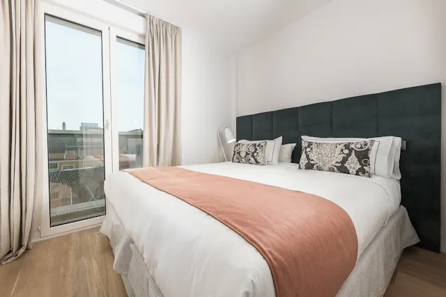 1-Bedroom Apartment in Calle del Sombrerete, Madrid (1725021) room image 5