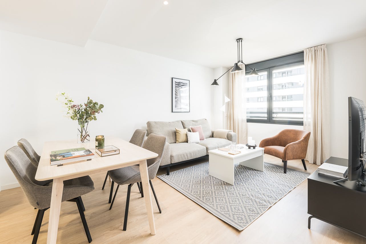 2-Bedroom Apartment in Avenida de José Antonio Corrales, Madrid (1725088) ROOM 1