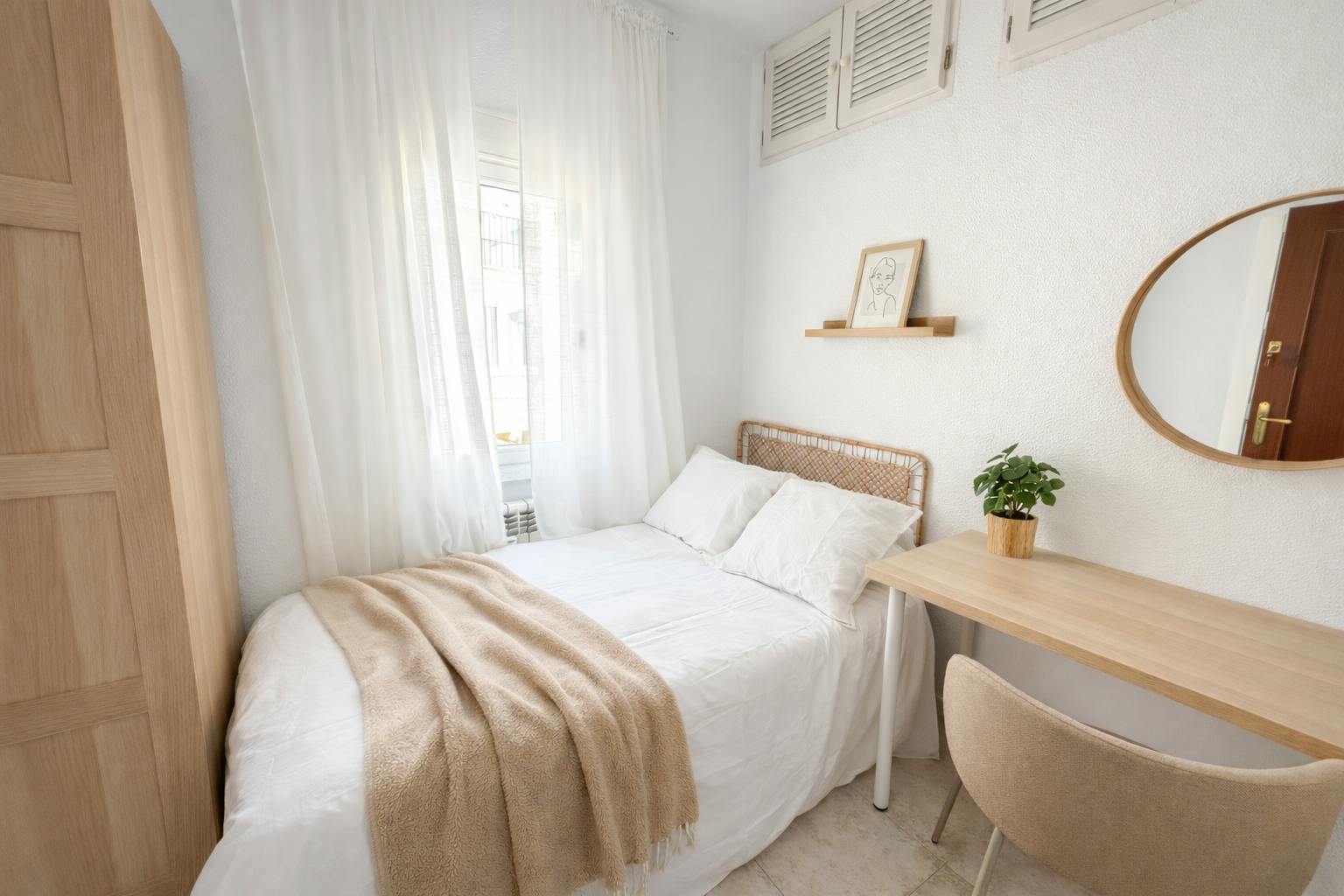 6-Bedroom Apartment in Calle de Juan Duque, Madrid (1725174) room image 1