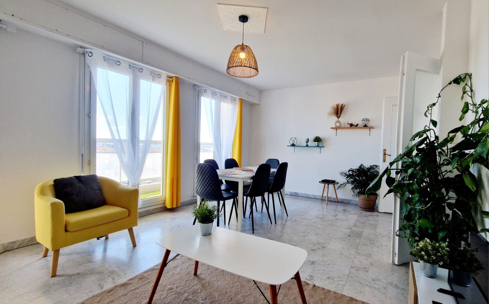 Apartamento para alugar por € 530 por mês em Nîmes, Rue Briçonnet