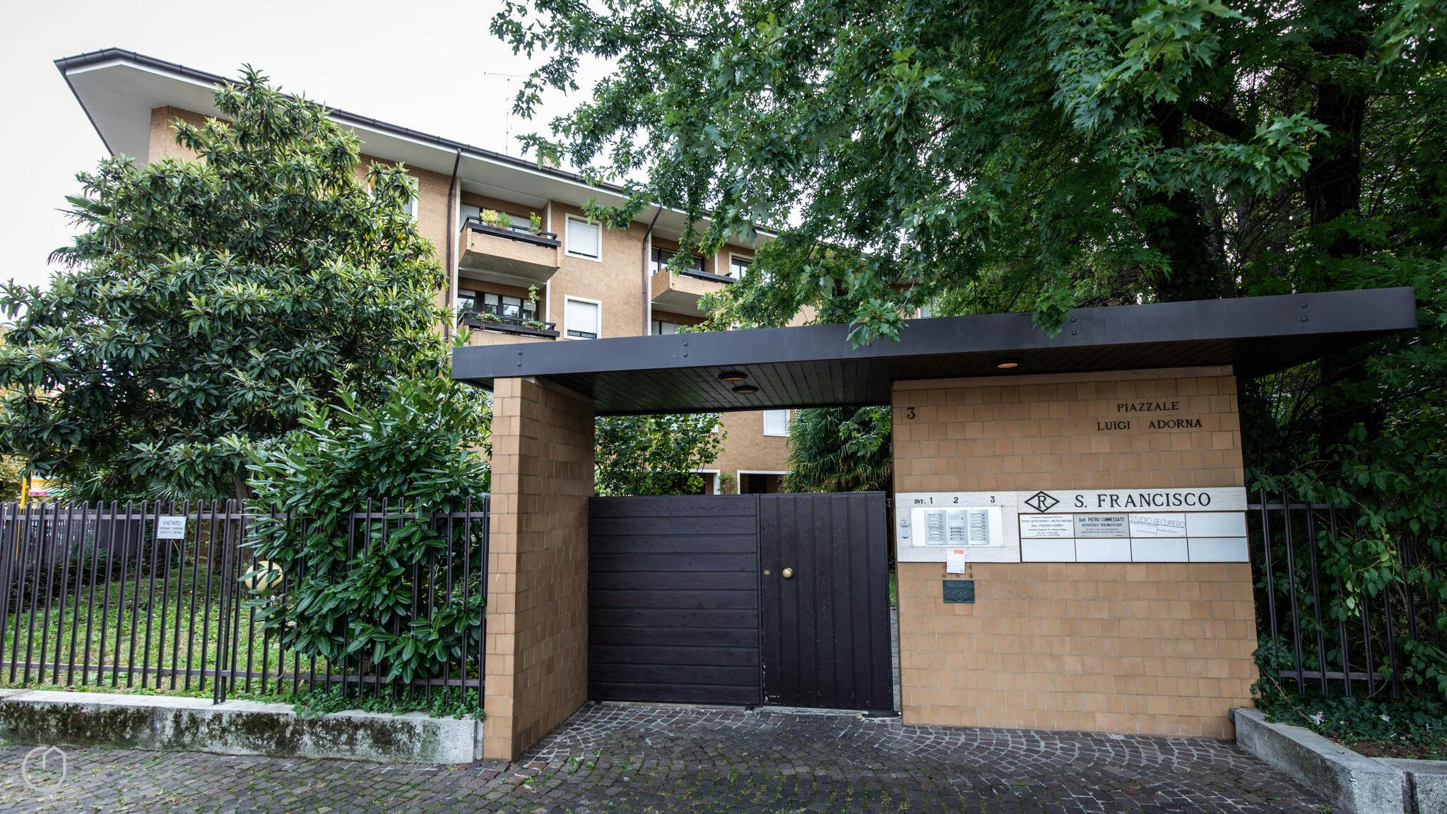 Studio te huur voor € 1 per maand in Udine, Piazzale Unità d'Italia